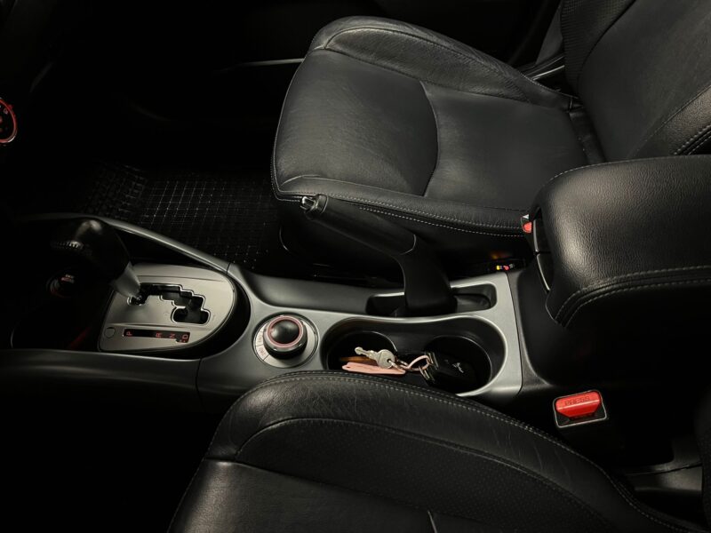 Mitsubishi Outlander 7-Sits 2.4 170hk AWD Business|Drag|Skinn|Nyserv|P-senso