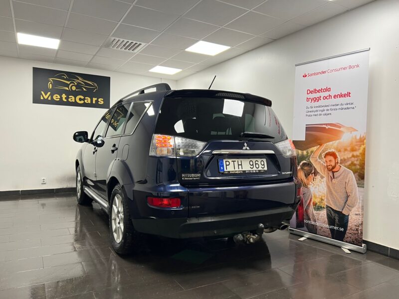 Mitsubishi Outlander 7-Sits 2.4 170hk AWD Business|Drag|Skinn|Nyserv|P-senso