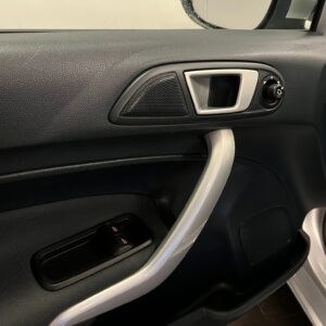 Ford Fiesta 5-dörrar 1.25 Titanium 82hk|Nyserv|2 Ägare
