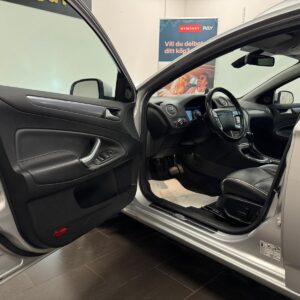 Ford Mondeo Kombi EST Business|D-Värmare|Keyless|Nybes|Nyserv|Drag