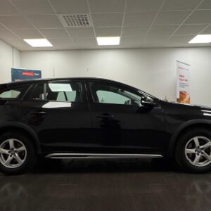 Volvo V60 Cross Country D4 AWD Geartronic Momentum|Navi|Värmare|Drag|Rattvärme