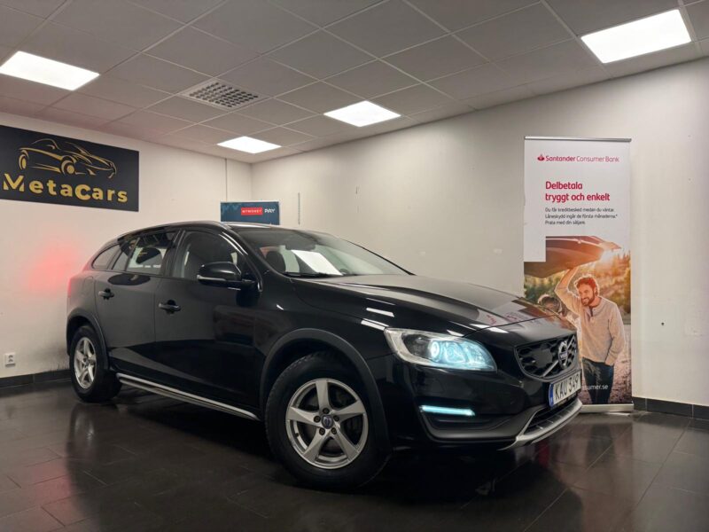 Volvo V60 Cross Country D4 AWD Geartronic Momentum|Navi|Värmare|Drag|Rattvärme