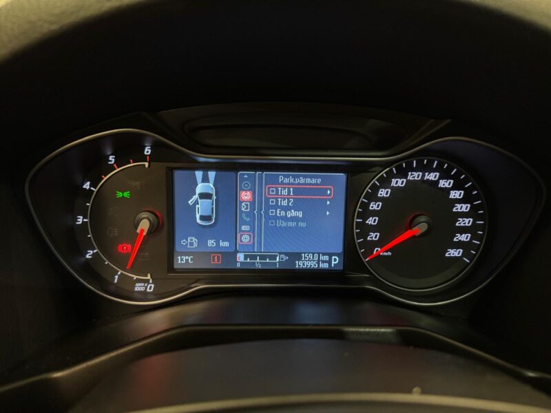 Ford Mondeo Kombi EST Business|D-Värmare|Keyless|Nybes|Nyserv|Drag