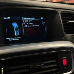 Volvo V60 Cross Country D4 AWD Geartronic Momentum|Navi|Värmare|Drag|Rattvärme
