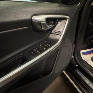 Volvo V60 Cross Country D4 AWD Geartronic Momentum|Navi|Värmare|Drag|Rattvärme