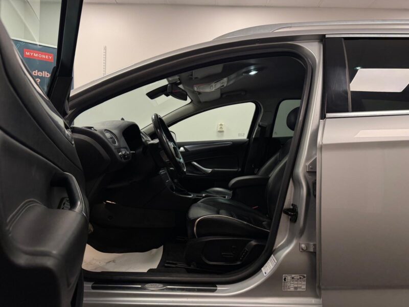 Ford Mondeo Kombi EST Business|D-Värmare|Keyless|Nybes|Nyserv|Drag