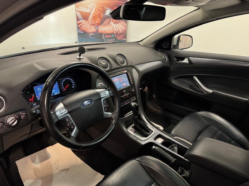 Ford Mondeo Kombi EST Business|D-Värmare|Keyless|Nybes|Nyserv|Drag