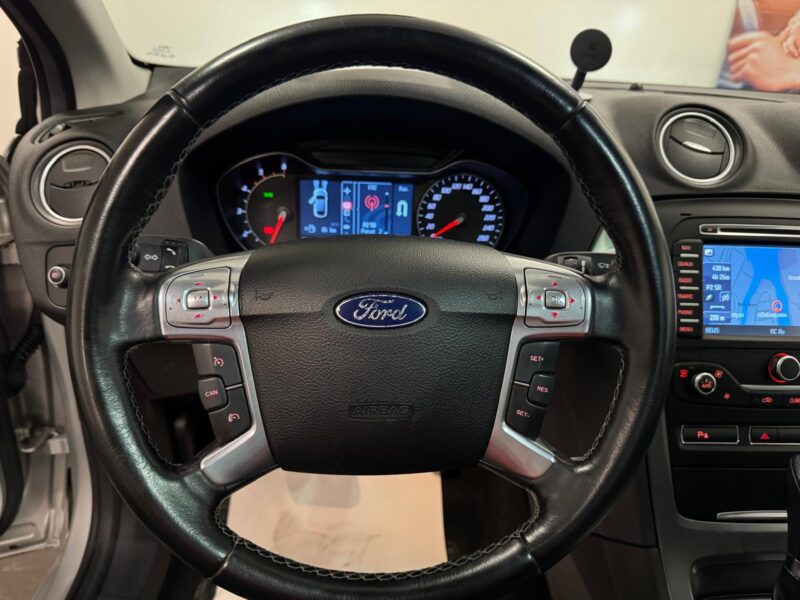 Ford Mondeo Kombi EST Business|D-Värmare|Keyless|Nybes|Nyserv|Drag