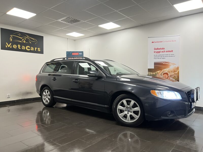 Volvo V70 D2 Momentum|D-Värmare|Dragkrok|Fullservad|Halvskinn|