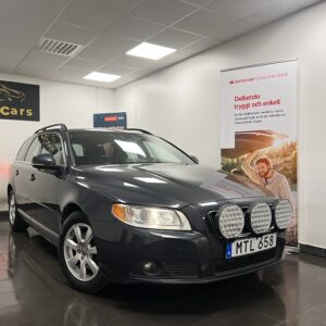 Volvo V70 D2 Momentum|D-Värmare|Dragkrok|Fullservad|Halvskinn|