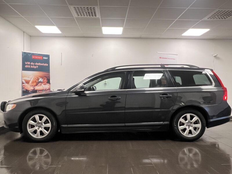 Volvo V70 D2 Momentum|D-Värmare|Dragkrok|Fullservad|Halvskinn|
