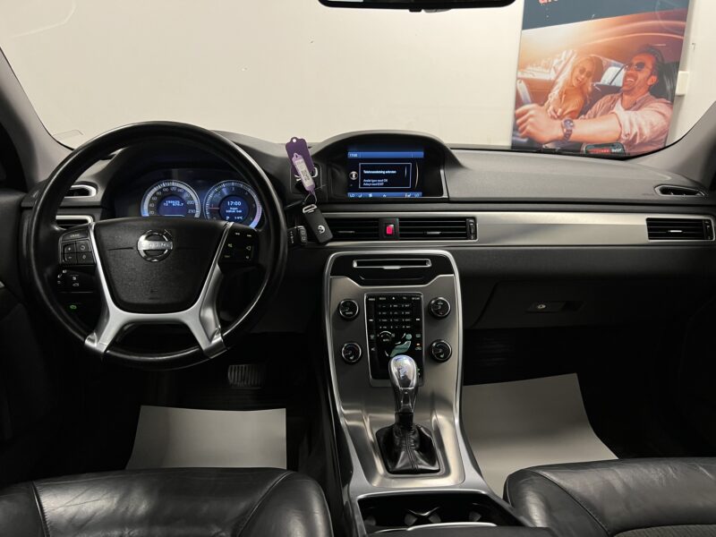 Volvo V70 D2 Momentum|D-Värmare|Dragkrok|Fullservad|Halvskinn|