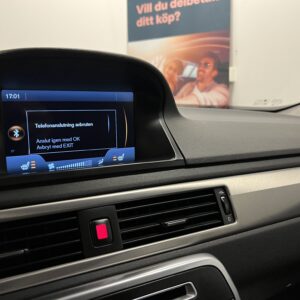 Volvo V70 D2 Momentum|D-Värmare|Dragkrok|Fullservad|Halvskinn|