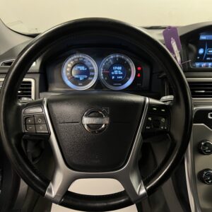 Volvo V70 D2 Momentum|D-Värmare|Dragkrok|Fullservad|Halvskinn|