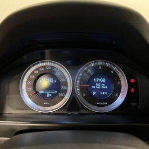 Volvo V70 D2 Momentum|D-Värmare|Dragkrok|Fullservad|Halvskinn|