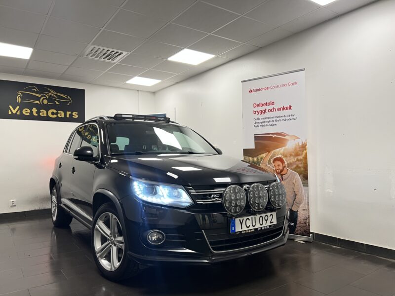 Volkswagen Tiguan 2.0 TDI 4M R-Line|D-Värmare|Pano|Drag|B-Kamera|Nyservad