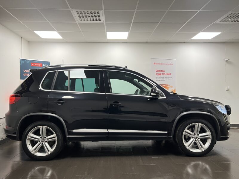 Volkswagen Tiguan 2.0 TDI 4M R-Line|D-Värmare|Pano|Drag|B-Kamera|Nyservad