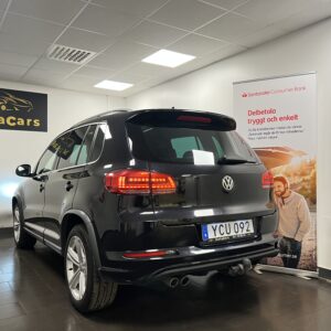 Volkswagen Tiguan 2.0 TDI 4M R-Line|D-Värmare|Pano|Drag|B-Kamera|Nyservad