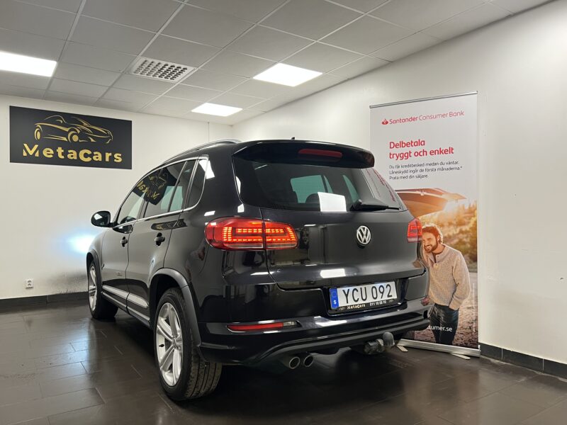 Volkswagen Tiguan 2.0 TDI 4M R-Line|D-Värmare|Pano|Drag|B-Kamera|Nyservad