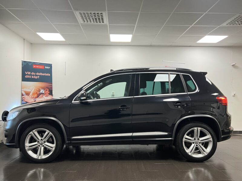Volkswagen Tiguan 2.0 TDI 4M R-Line|D-Värmare|Pano|Drag|B-Kamera|Nyservad
