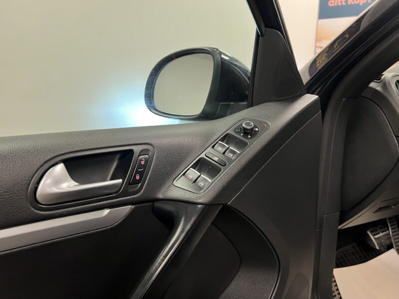 Volkswagen Tiguan 2.0 TDI 4M R-Line|D-Värmare|Pano|Drag|B-Kamera|Nyservad