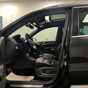Volkswagen Tiguan 2.0 TDI 4M R-Line|D-Värmare|Pano|Drag|B-Kamera|Nyservad