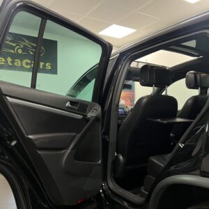 Volkswagen Tiguan 2.0 TDI 4M R-Line|D-Värmare|Pano|Drag|B-Kamera|Nyservad