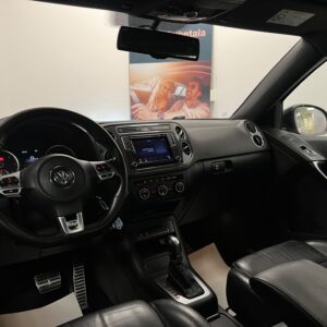 Volkswagen Tiguan 2.0 TDI 4M R-Line|D-Värmare|Pano|Drag|B-Kamera|Nyservad