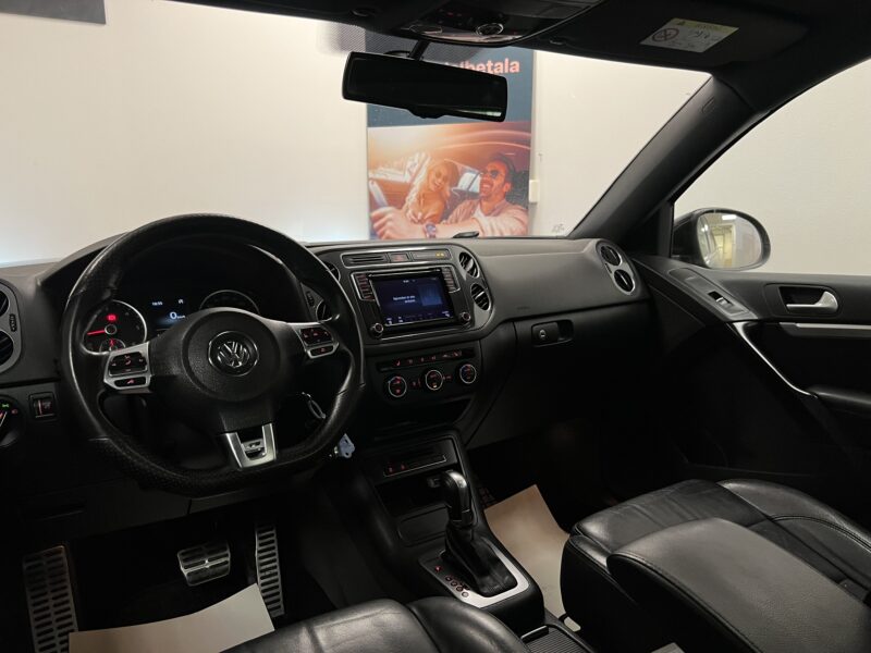 Volkswagen Tiguan 2.0 TDI 4M R-Line|D-Värmare|Pano|Drag|B-Kamera|Nyservad