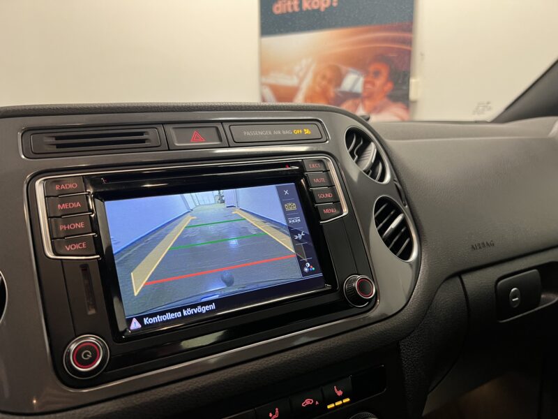 Volkswagen Tiguan 2.0 TDI 4M R-Line|D-Värmare|Pano|Drag|B-Kamera|Nyservad