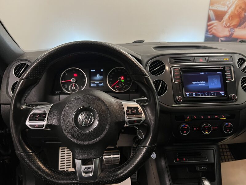 Volkswagen Tiguan 2.0 TDI 4M R-Line|D-Värmare|Pano|Drag|B-Kamera|Nyservad
