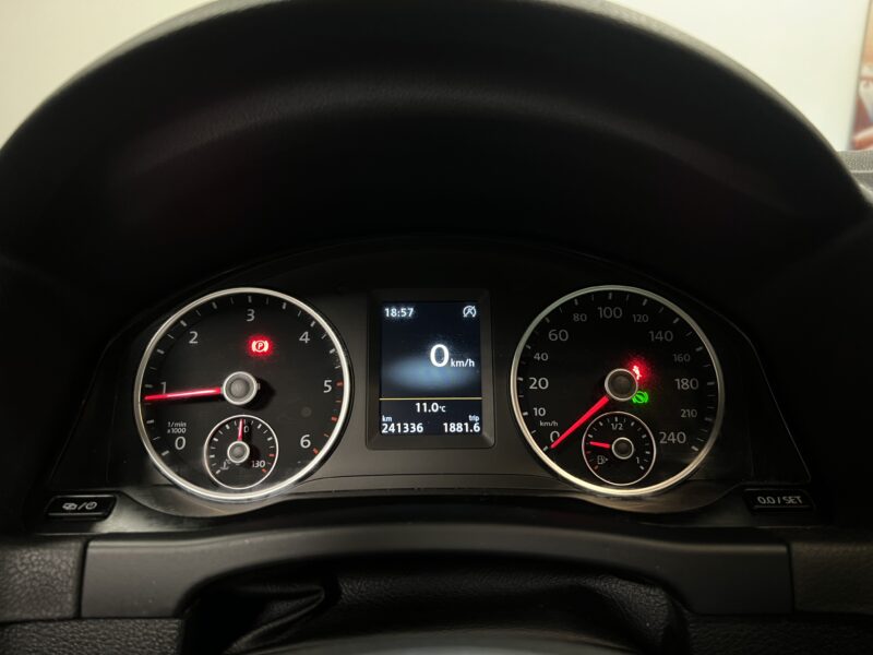 Volkswagen Tiguan 2.0 TDI 4M R-Line|D-Värmare|Pano|Drag|B-Kamera|Nyservad