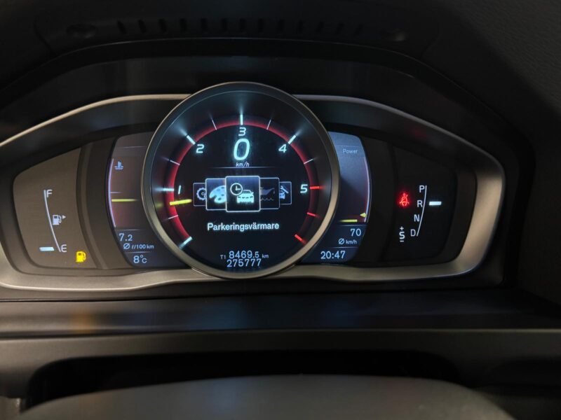 Volvo V60 Cross Country D4 AWD Geartronic Momentum|Navi|Värmare|Drag|Rattvärme