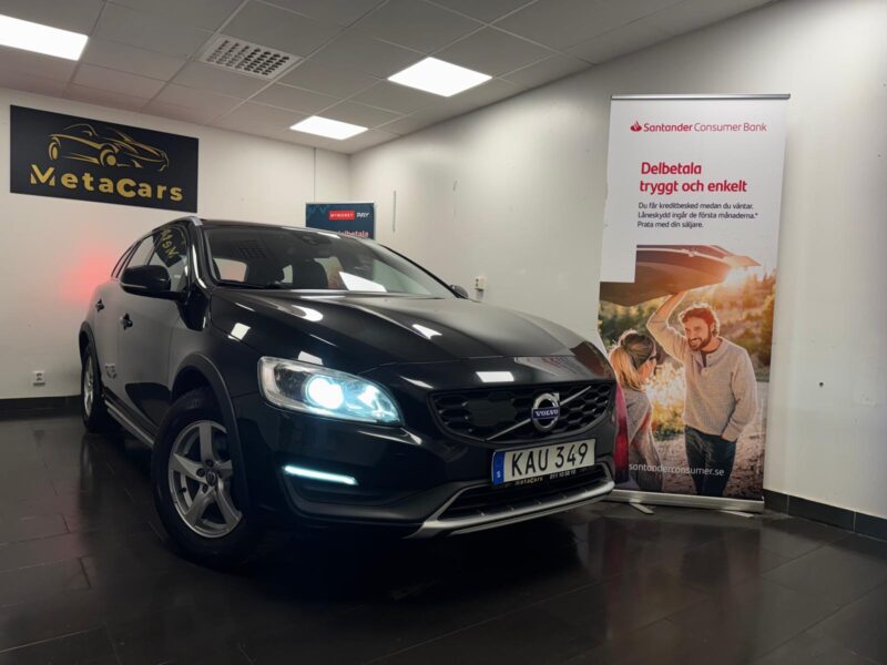 Volvo V60 Cross Country D4 AWD Geartronic Momentum|Navi|Värmare|Drag|Rattvärme