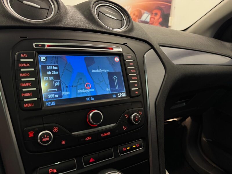 Ford Mondeo Kombi EST Business|D-Värmare|Keyless|Nybes|Nyserv|Drag