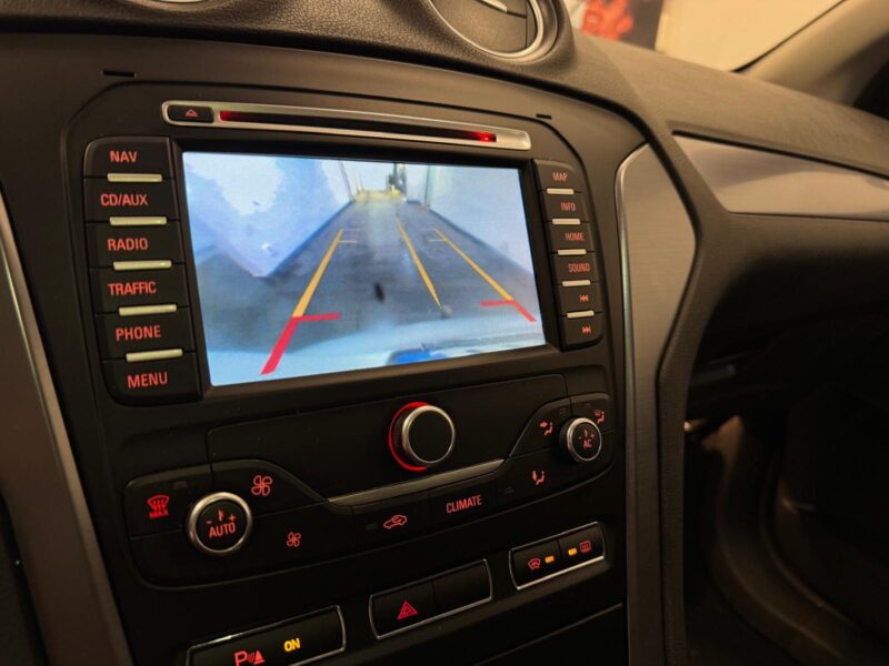 Ford Mondeo Kombi EST Business|D-Värmare|Keyless|Nybes|Nyserv|Drag