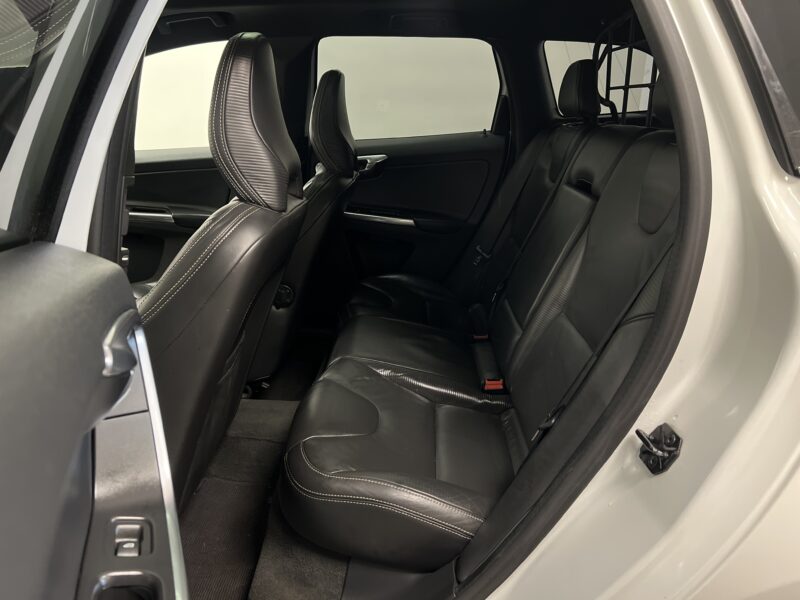 Volvo XC60 D4 AWD Geartronic R-Design 163hk|Pano|Navi|Adaptiv|Drag