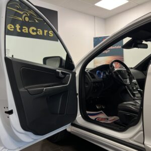 Volvo XC60 D4 AWD Geartronic R-Design 163hk|Pano|Navi|Adaptiv|Drag