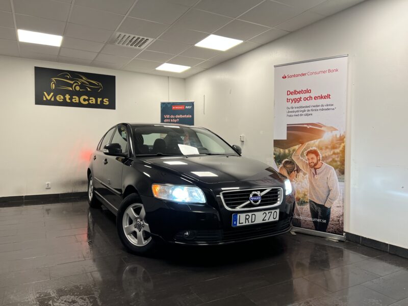 Volvo S40 2.0F Momentum 145hk|Drag|Nyservad|1Ägare|P-sensor