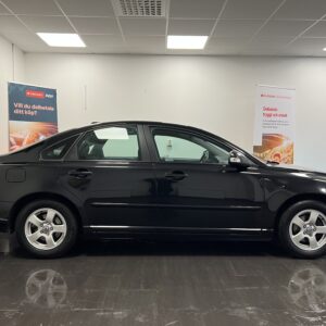 Volvo S40 2.0F Momentum 145hk|Drag|Nyservad|1Ägare|P-sensor