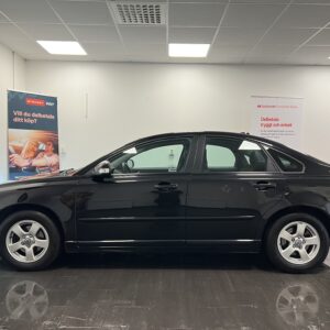 Volvo S40 2.0F Momentum 145hk|Drag|Nyservad|1Ägare|P-sensor