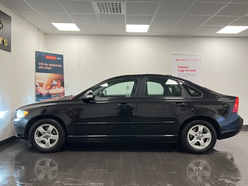 Volvo S40 2.0F Momentum 145hk|Drag|Nyservad|1Ägare|P-sensor