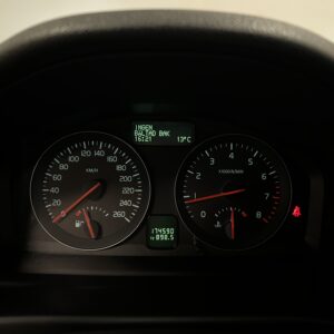 Volvo S40 2.0F Momentum 145hk|Drag|Nyservad|1Ägare|P-sensor