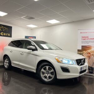 Volvo XC60 D5 AWD Geartronic R-Design 215hk|Pano|Värmare|Drag|Navi