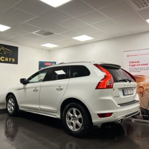 Volvo XC60 D5 AWD Geartronic R-Design 215hk|Pano|Värmare|Drag|Navi