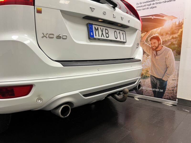 Volvo XC60 D5 AWD Geartronic R-Design 215hk|Pano|Värmare|Drag|Navi
