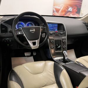 Volvo XC60 D5 AWD Geartronic R-Design 215hk|Pano|Värmare|Drag|Navi