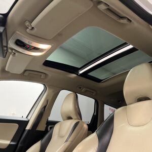 Volvo XC60 D5 AWD Geartronic R-Design 215hk|Pano|Värmare|Drag|Navi
