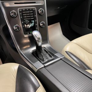 Volvo XC60 D5 AWD Geartronic R-Design 215hk|Pano|Värmare|Drag|Navi