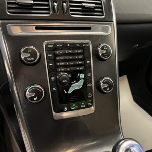 Volvo XC60 D5 AWD Geartronic R-Design 215hk|Pano|Värmare|Drag|Navi